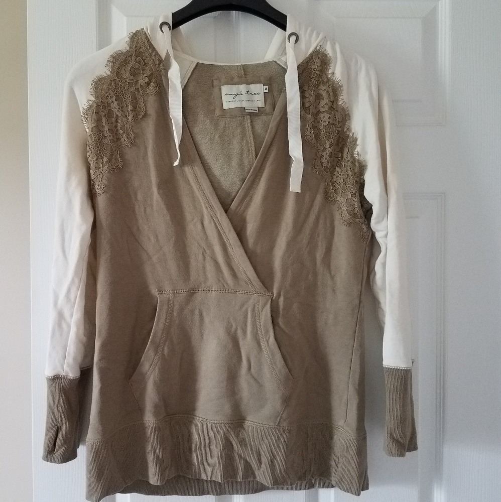 LAST CHANCE! Evy's Tree Sharon Pullover